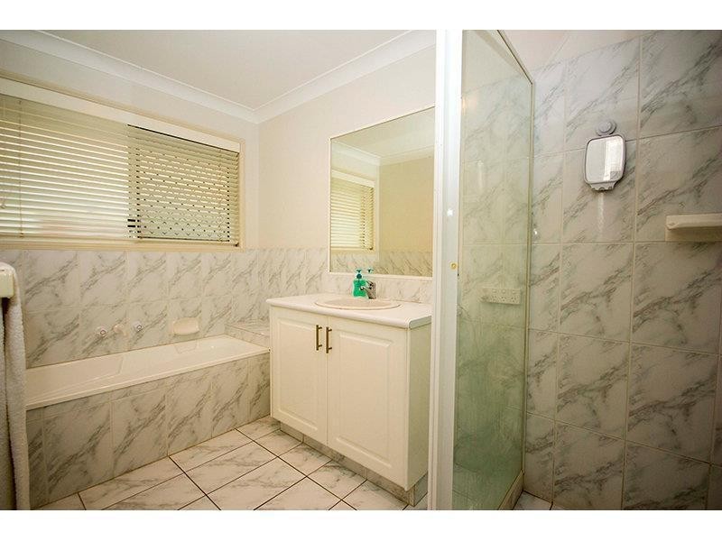 186 Alexander Drive, Highland Park QLD 4211