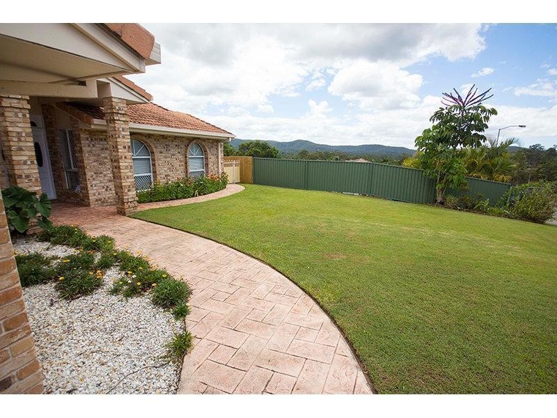 186 Alexander Drive, Highland Park QLD 4211