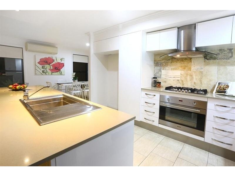 11 Kahlua Court, Highland Park QLD 4211