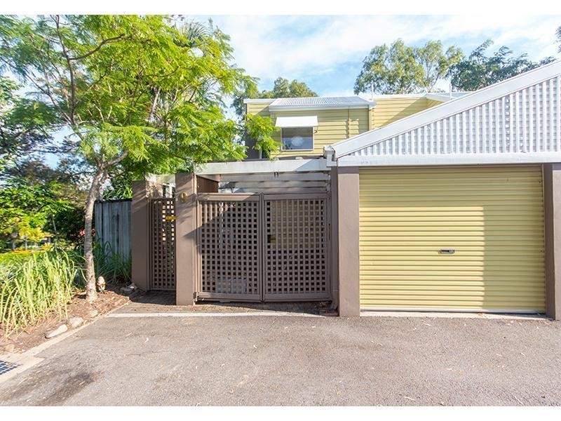 9/2 Kilpatrick Court, Highland Park QLD 4211