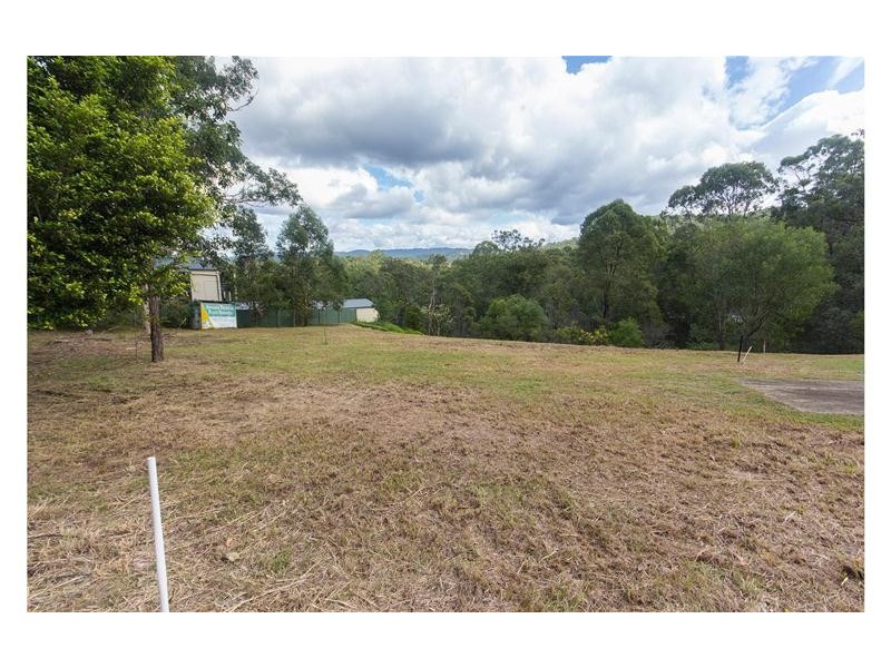 8 Carole Drive, Nerang QLD 4211