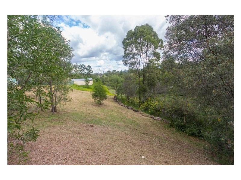 8 Carole Drive, Nerang QLD 4211