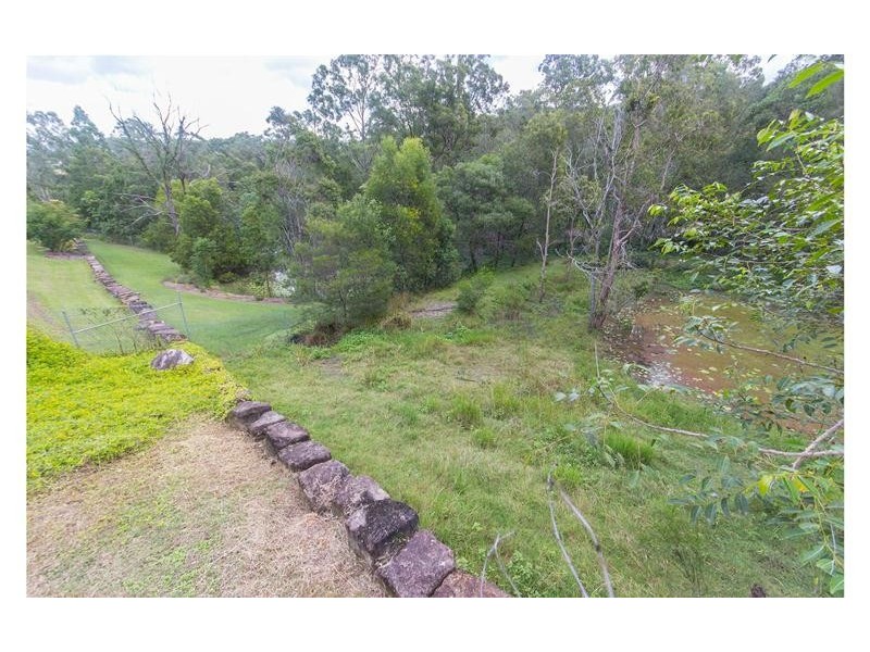 8 Carole Drive, Nerang QLD 4211