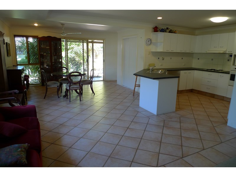 1/36 Ocean Street, Runaway Bay QLD 4216