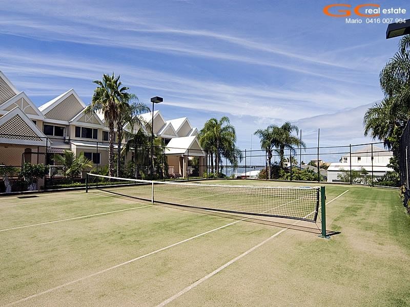 1/3 Marina Crescent, Hollywell QLD 4216