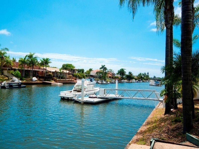 55 Pebble Beach Drive, Runaway Bay QLD 4216