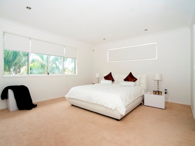 55 Pebble Beach Drive, Runaway Bay QLD 4216