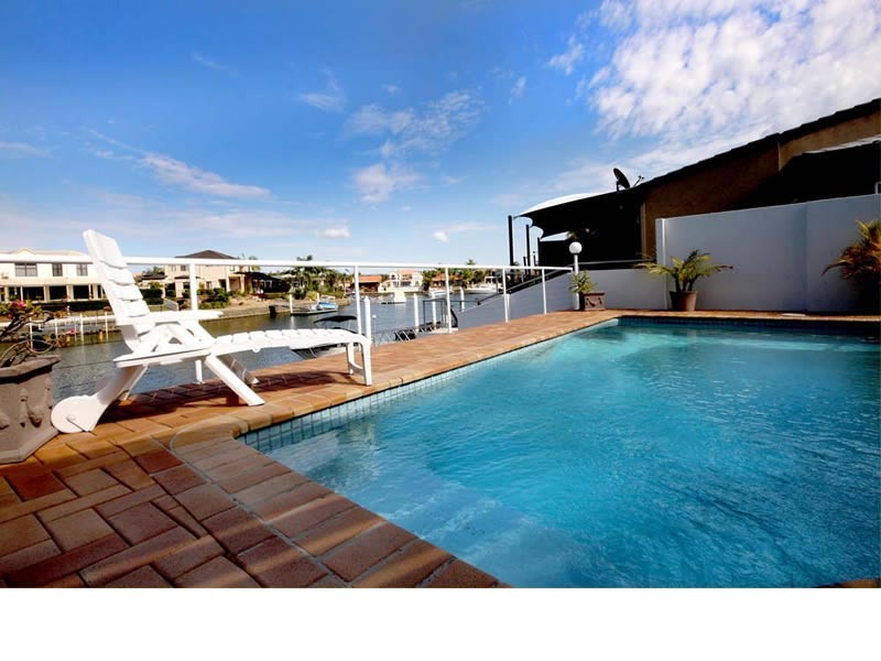 24 Pebble Beach Drive, Runaway Bay QLD 4216