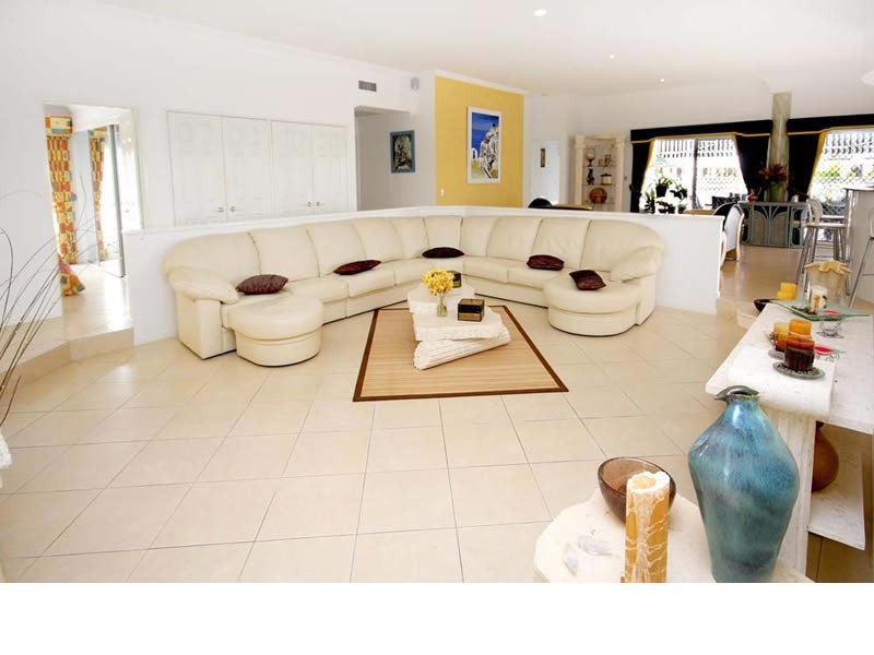 24 Pebble Beach Drive, Runaway Bay QLD 4216