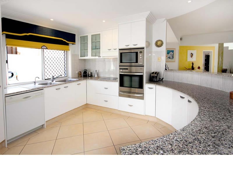 24 Pebble Beach Drive, Runaway Bay QLD 4216