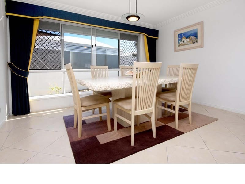 24 Pebble Beach Drive, Runaway Bay QLD 4216