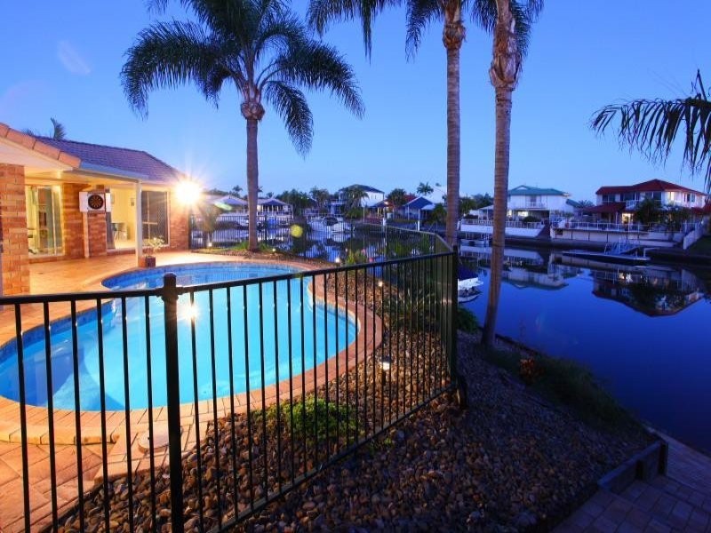 34 Nirvana Court, Runaway Bay QLD 4216