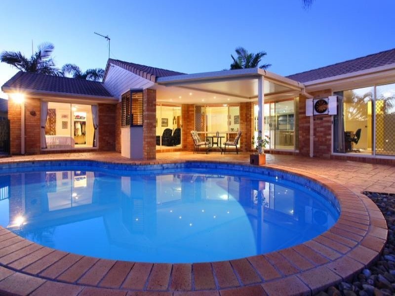 34 Nirvana Court, Runaway Bay QLD 4216