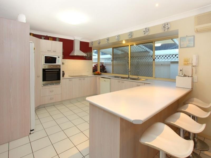 34 Nirvana Court, Runaway Bay QLD 4216