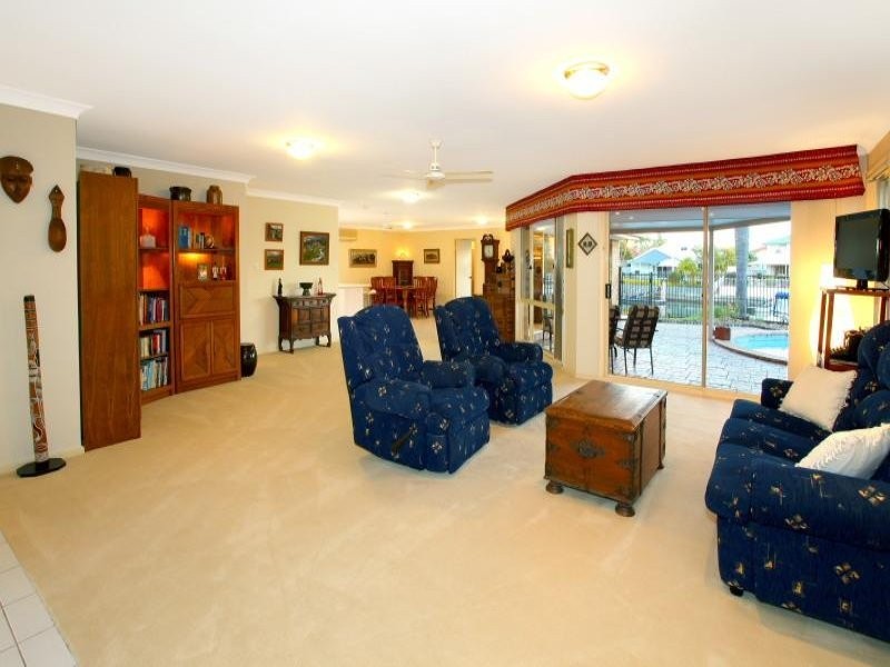 34 Nirvana Court, Runaway Bay QLD 4216