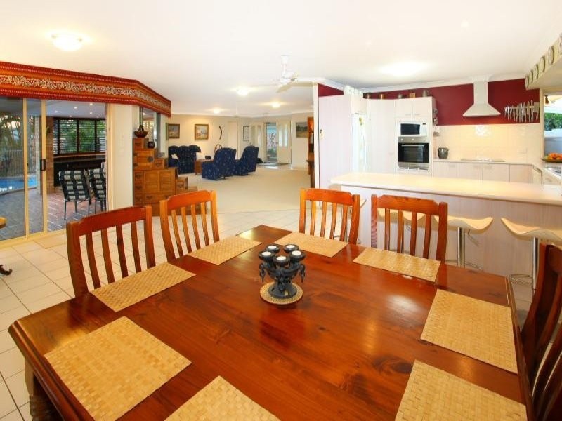 34 Nirvana Court, Runaway Bay QLD 4216