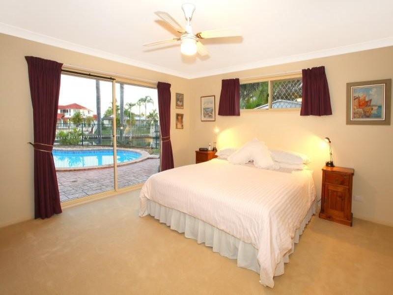 34 Nirvana Court, Runaway Bay QLD 4216