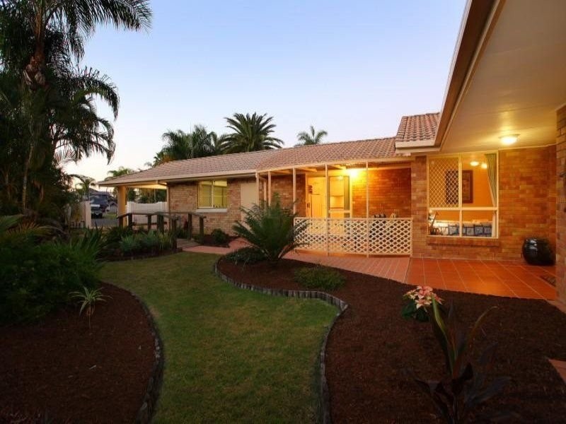 34 Nirvana Court, Runaway Bay QLD 4216