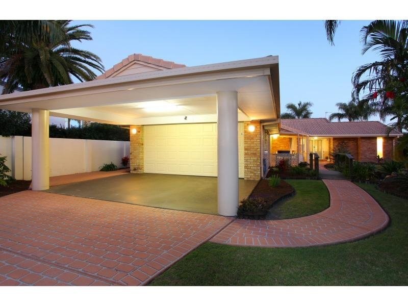 34 Nirvana Court, Runaway Bay QLD 4216