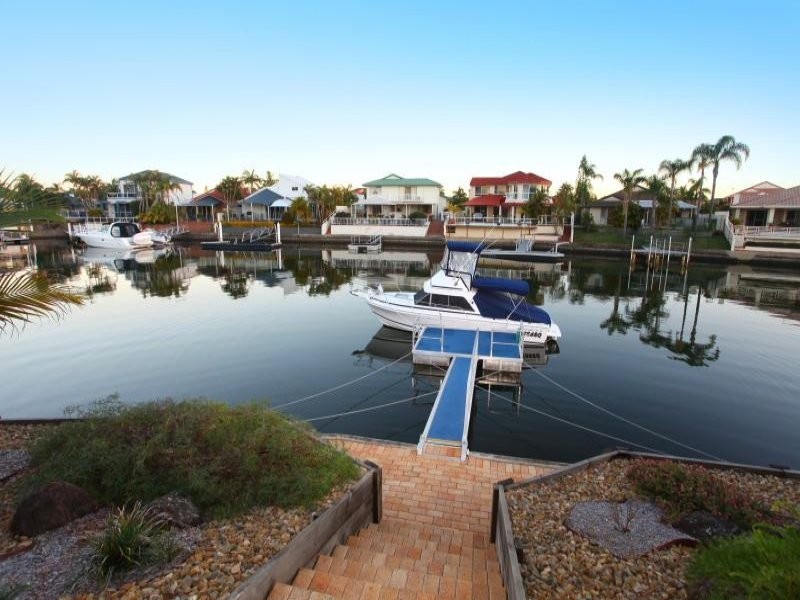 34 Nirvana Court, Runaway Bay QLD 4216
