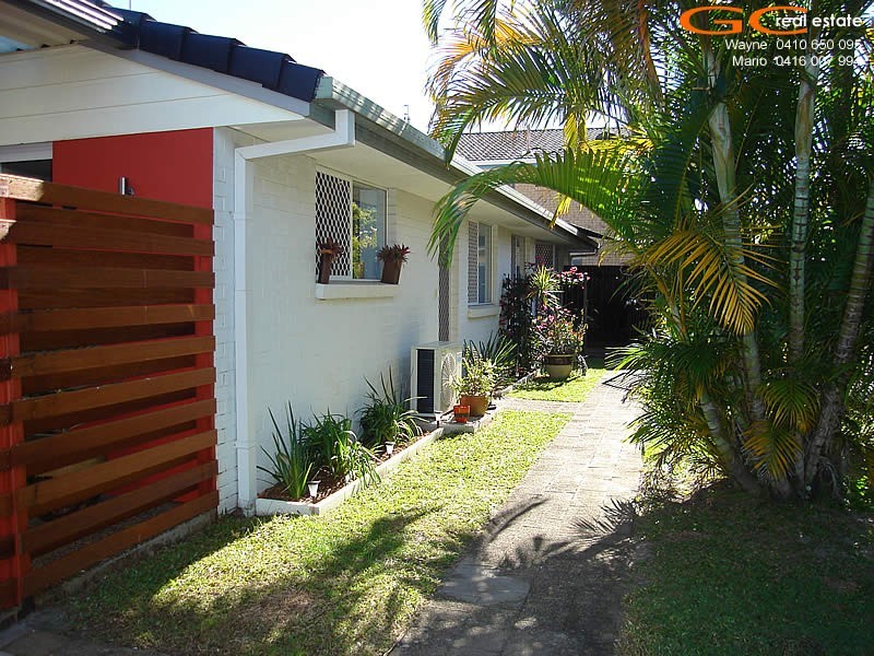 2/37 Milton Avenue, Paradise Point QLD 4216