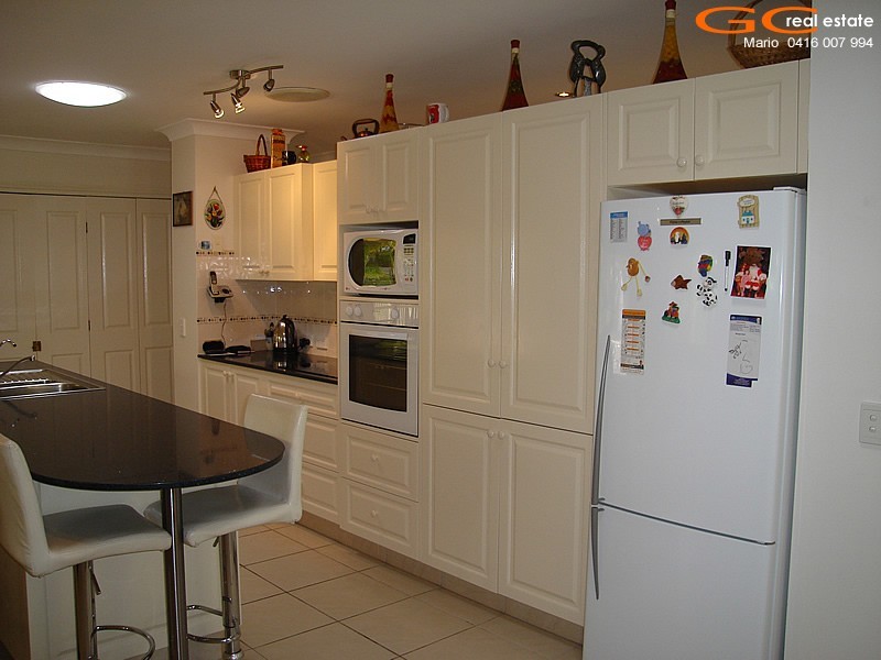 5 Corringle Close, Helensvale QLD 4212