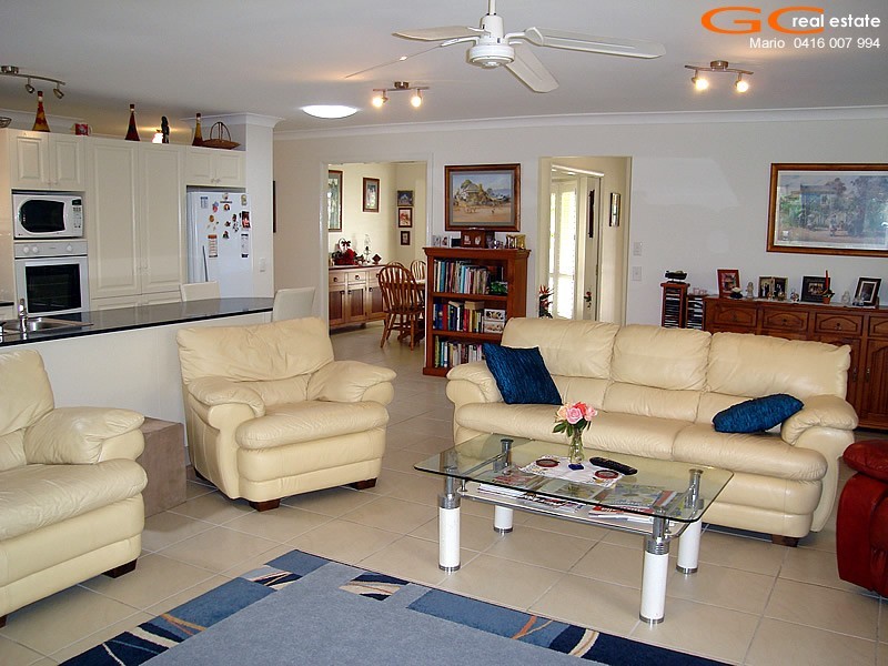 5 Corringle Close, Helensvale QLD 4212