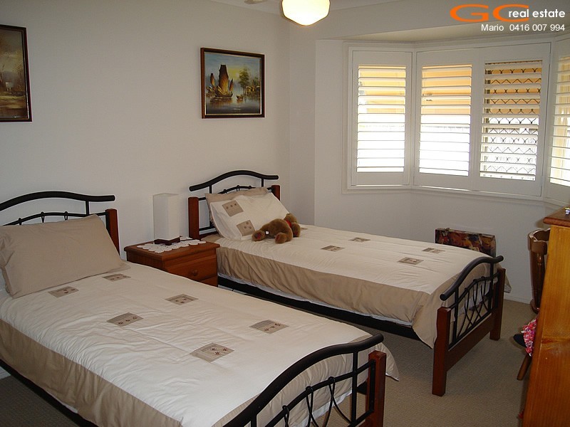 5 Corringle Close, Helensvale QLD 4212