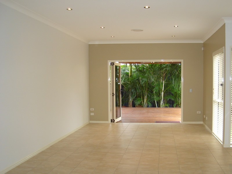 2/32 Middle Street, Labrador QLD 4215