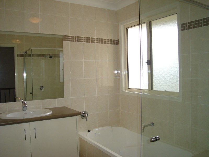 2/32 Middle Street, Labrador QLD 4215