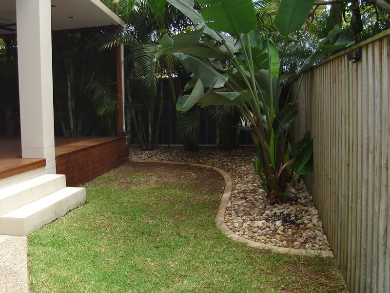 2/32 Middle Street, Labrador QLD 4215