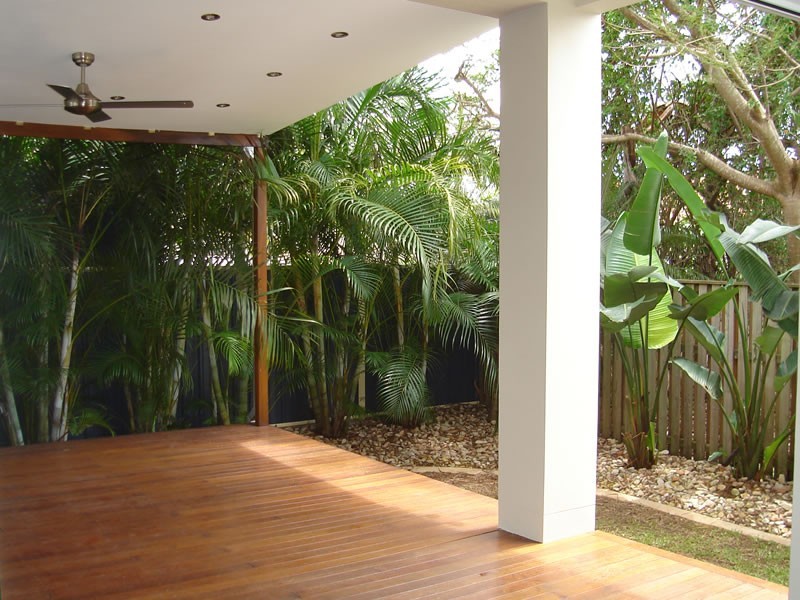 2/32 Middle Street, Labrador QLD 4215