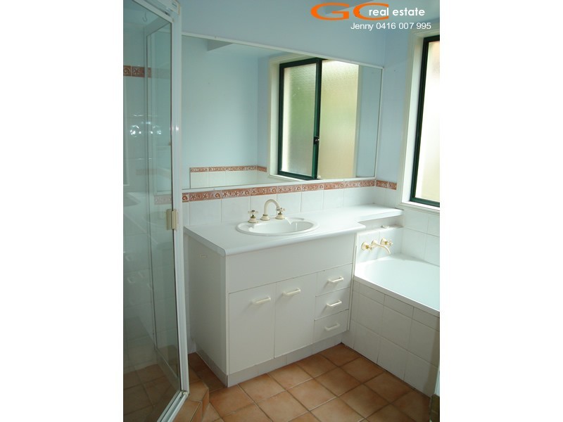 28 Myola Court, Coombabah QLD 4216