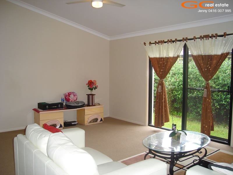 98 Serafina Drive, Helensvale QLD 4212