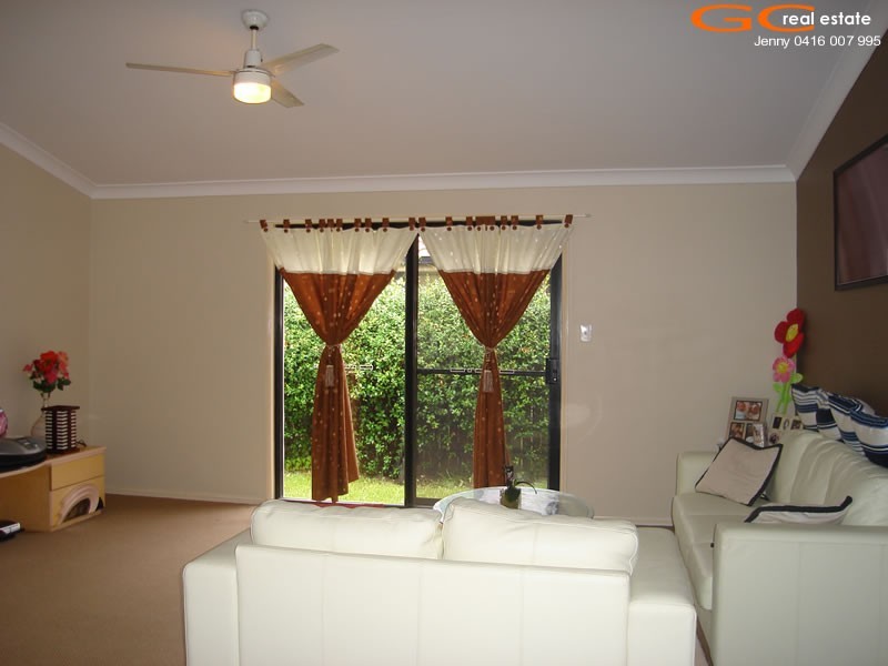 98 Serafina Drive, Helensvale QLD 4212