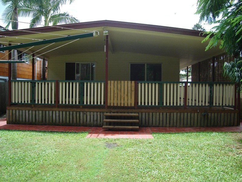 67 Nalkari Street, Coombabah QLD 4216