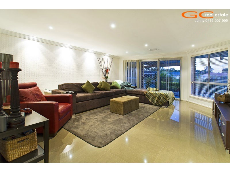 39 Pebble Beach Drive, Runaway Bay QLD 4216