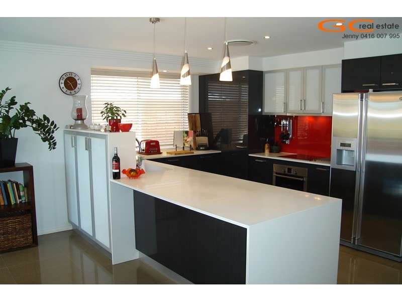 39 Pebble Beach Drive, Runaway Bay QLD 4216