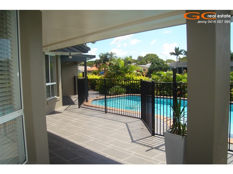 39 Pebble Beach Drive, Runaway Bay QLD 4216