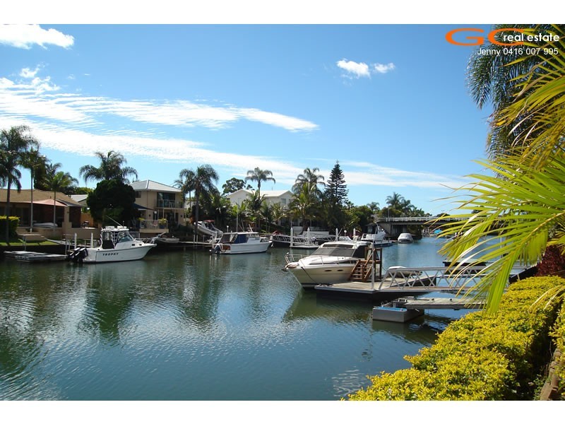 39 Pebble Beach Drive, Runaway Bay QLD 4216