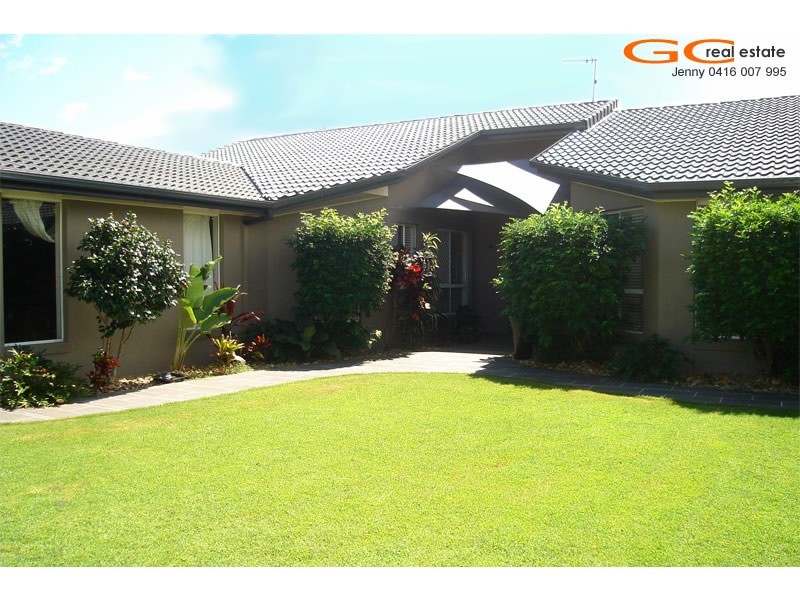 39 Pebble Beach Drive, Runaway Bay QLD 4216