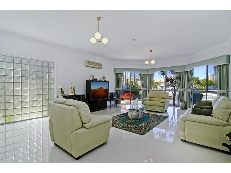 28 Sundance Way, Runaway Bay QLD 4216