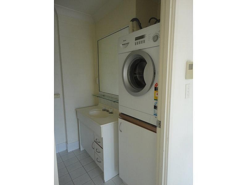 13/16 Abalone Avenue, Paradise Point QLD 4216