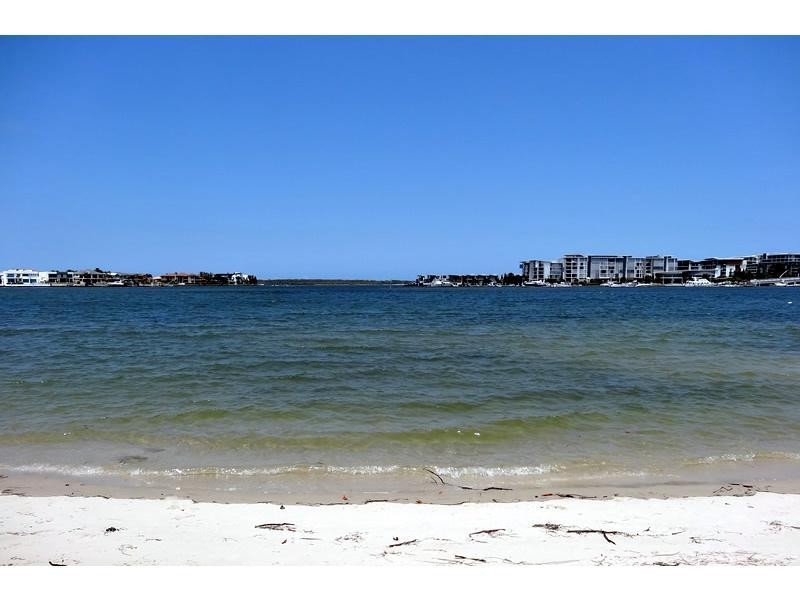 13/16 Abalone Avenue, Paradise Point QLD 4216