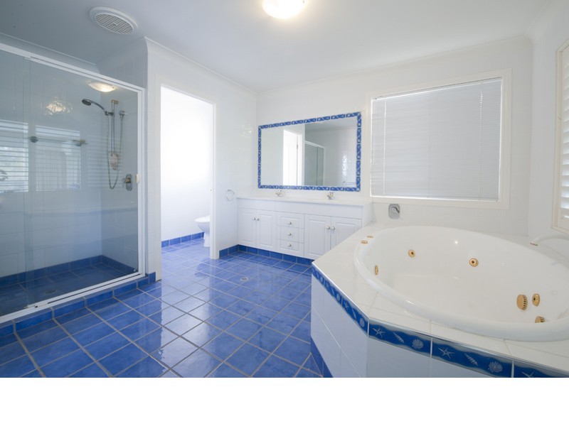 Oyster Cove QLD 4212