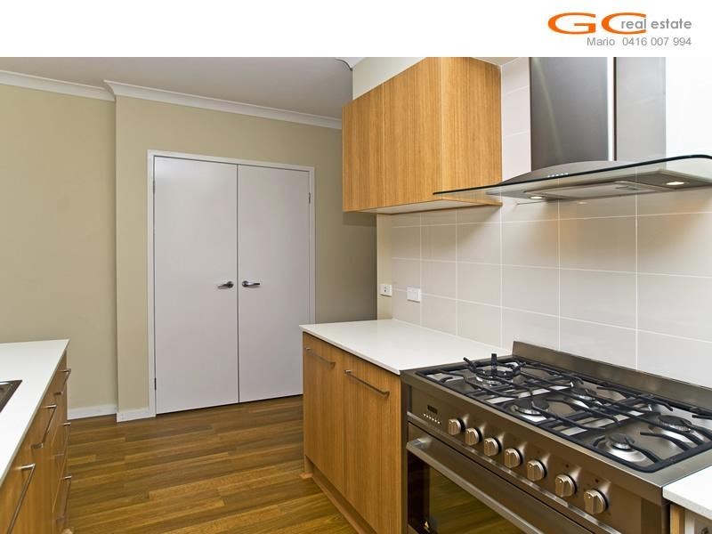 52 Rhodium Crescent, Hope Island QLD 4212