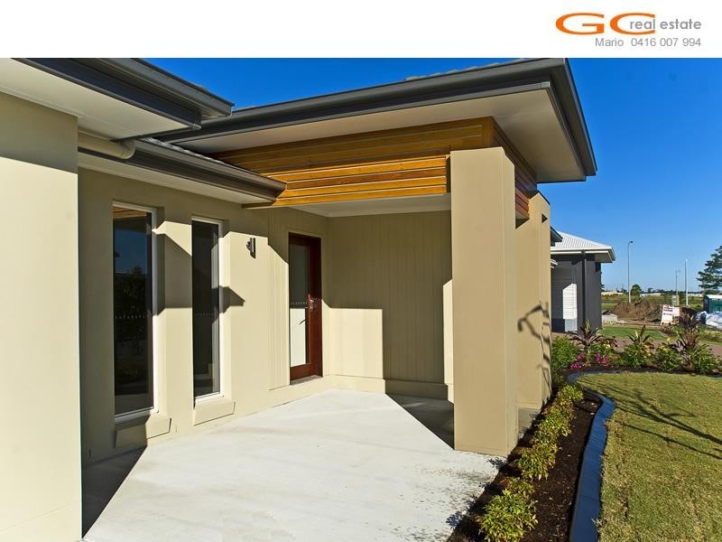 52 Rhodium Crescent, Hope Island QLD 4212