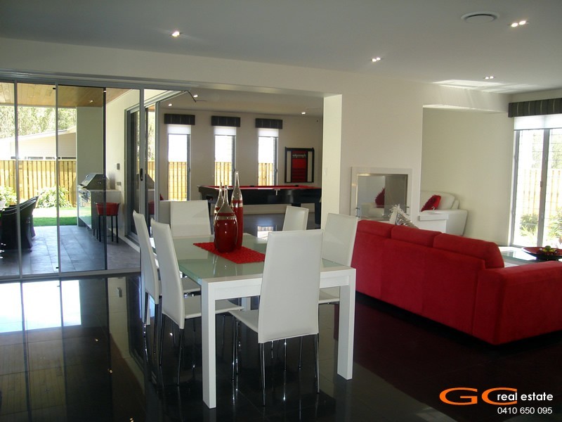 Coomera Waters QLD 4209