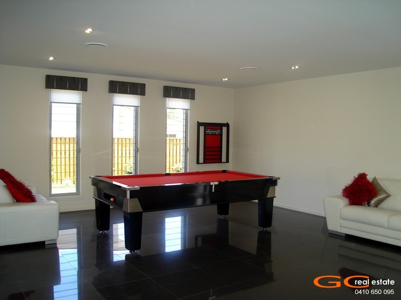 Coomera Waters QLD 4209