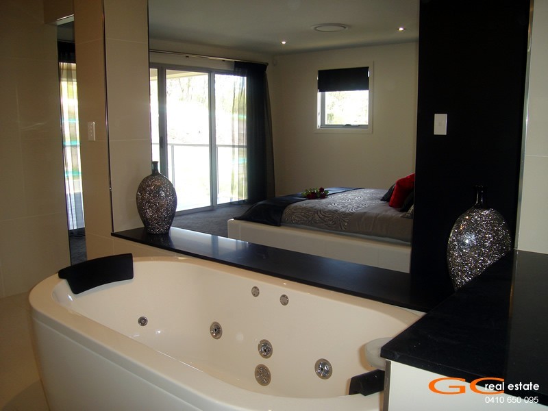 Coomera Waters QLD 4209